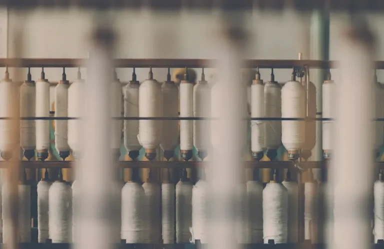 Proceso de hilatura textil para la fabricación de hilos