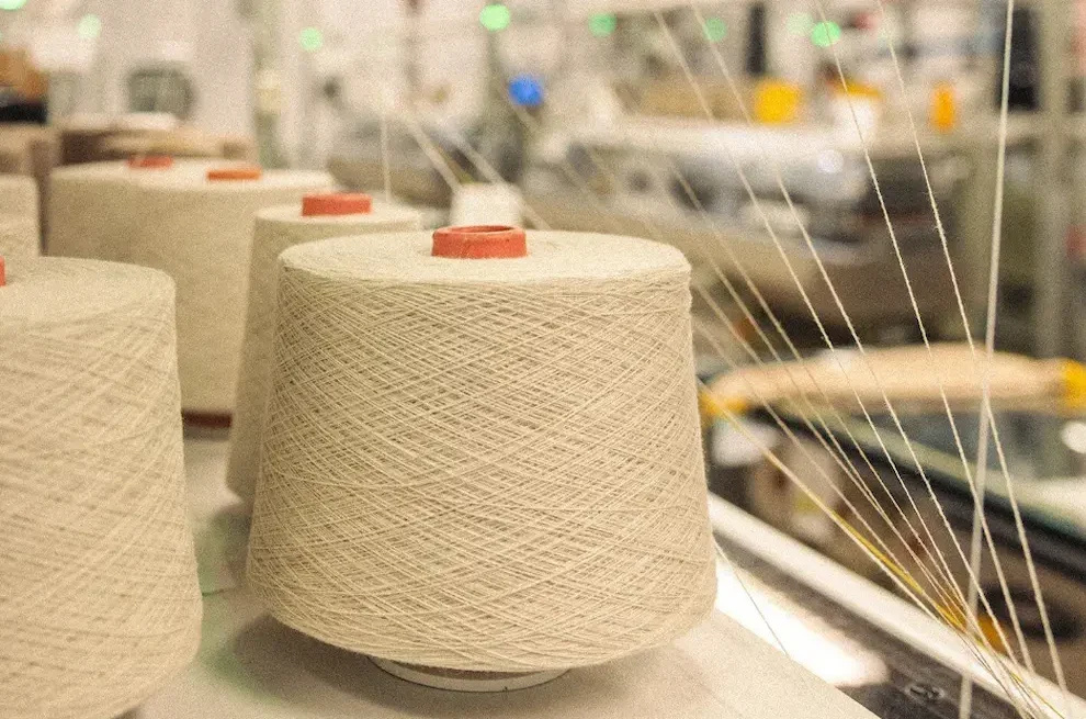 Bobina de hilo en industria textil
